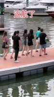 玩的有点累呀，中间两个