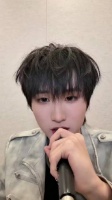 黄朔在无限超越班落泪，称眼泪是人类的养料