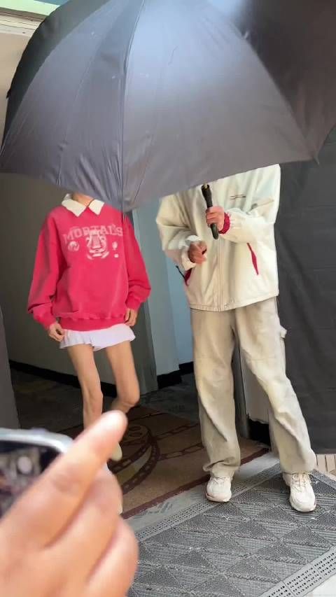 宋祖儿暴瘦至皮包骨，脸颊凹陷颧骨突出