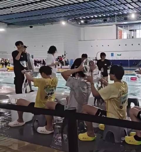 老通与sk互泼水引发争执