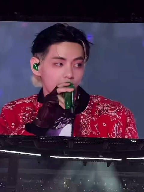 BTS金泰亨拉斯维加斯演唱会Day3返场造型亮相
