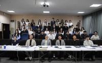 北电22级表演专业毕业答辩合照曝光，张子枫素颜现身答辩教师席