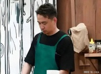 全网热梗！黄磊我也不舒服了，蘑菇屋大厨凭啥挨骂？