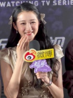 关晓彤说今天是甜妹来的，耀眼完全台偶感很好看！