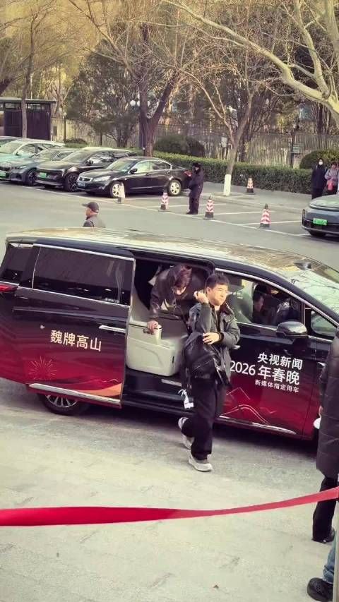 范丞丞《小巷人家2》携霸总角色回归，能否逆风翻盘