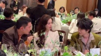 刘诗诗贺峻霖刘冲在VOGUE晚宴热聊 三人就这样美秒social