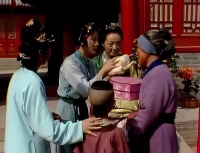 红楼梦里最高级的凡尔赛：把顶级奢侈品说成“青纱”，随手送人