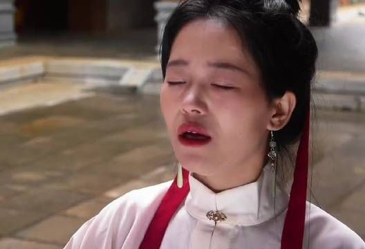 “君子赴死守节，亦可铸刀跪献，任世人取其性命”