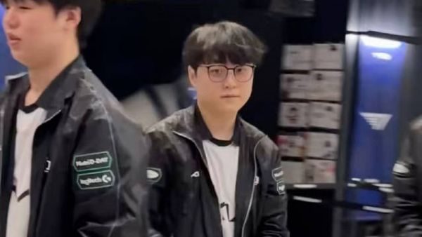 萌萌地跑过来接信的ShowMaker cr.arom_lol