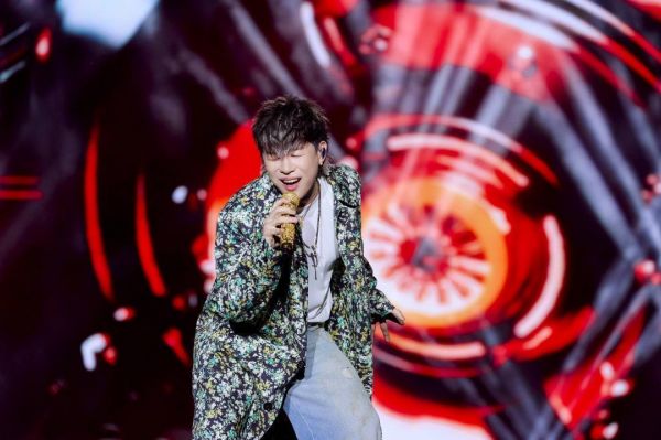 胡彦斌回应在《歌手》跑调：最后一段转Key跑调了，至今耿耿于怀