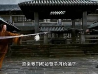 原本这个高难度的转身回马枪镜头，其实是由张晋替身完成的