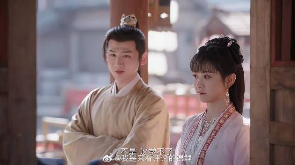 少主投其所好，学变脸哄郡主开心，这场面吱哇乱叫的