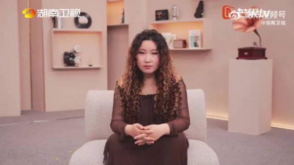 锤娜丽莎为尤长靖舞台落泪，期待明晚合作