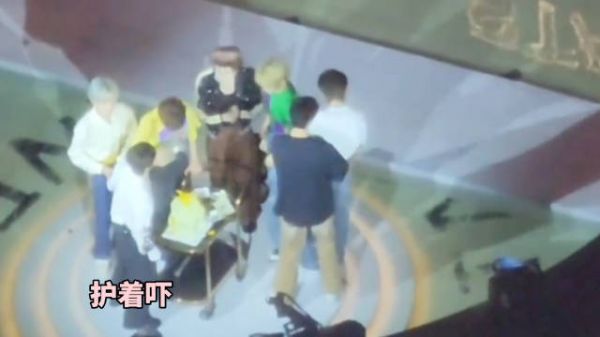 刘耀文宋亚轩互逗护行，湖边海边甜蜜互动