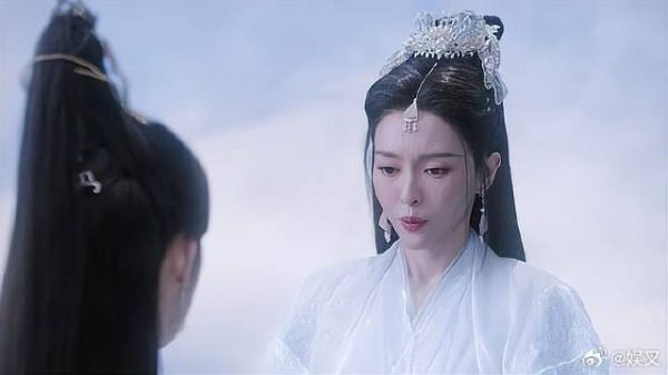 源仲为了救姬谭音,被毒蛇咬伤