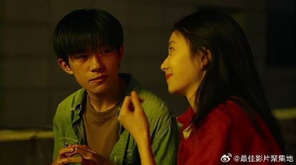 小姐姐主动出击,教易烊千玺自己的绝技,气氛瞬间升温!