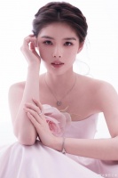 演员艾米高考考场拒签名被吐槽，该反思的是缺乏分寸的追星者