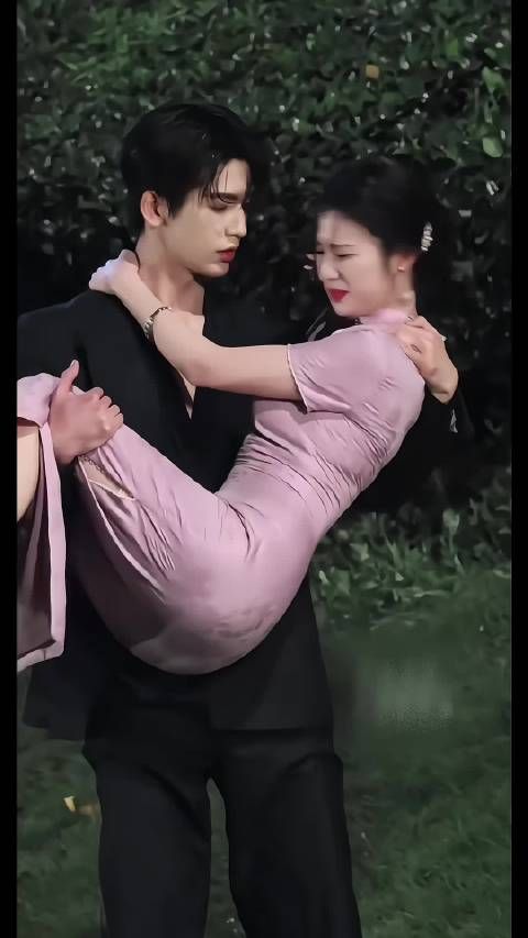 好奇王楚然的腰臀比怎么做到的？