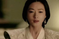 “为了不让人看上，划花自己的脸”