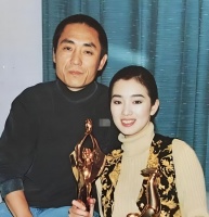 60岁巩俐近况曝光！再婚嫁法国人没生孩子，如今尽情享受丁克生活
