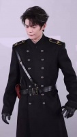 丁禹兮军装手势舞气场全开