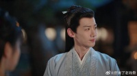 六少主专门路上堵夫人，被小厮打断，眼神如刀