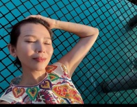 蔡少芬张晋马尔代夫度假，夫妻同框合影，恩爱无比！
