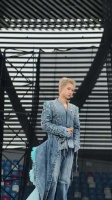 汪苏泷舞台扭身戏弄粉丝引尖叫