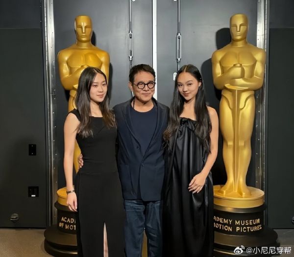 李连杰父亲节罕晒与四女儿早期合照：我陪你们长大，你们陪我变老