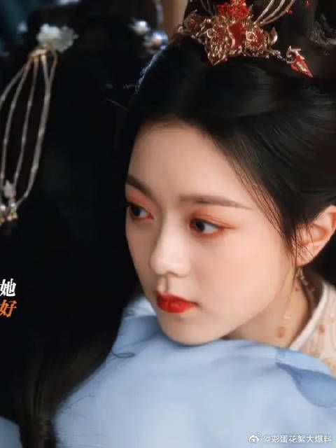 从假闺蜜到真闺蜜，从为权离心到相互支持，她们用了两世