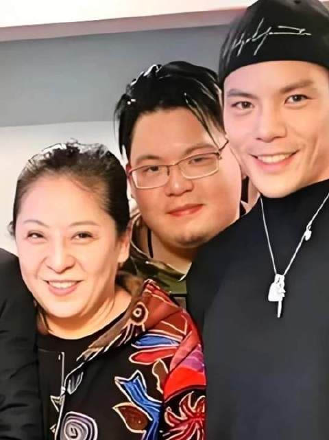 向太在拉黑向佑之后首度主动联络！补上迟来的生日祝愿，言语之间满溢深情母爱