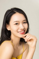 结了婚的男人瞧得上的那种婚外女人，基本上都不主动不纠缠，就这一个特点特别扎眼
