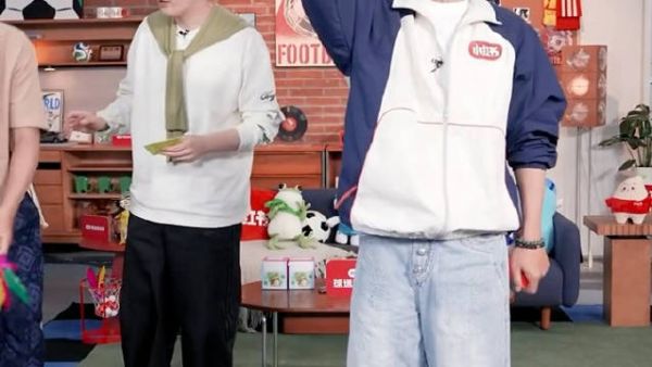 李乃文零帧起手cos卡牌大师马宁