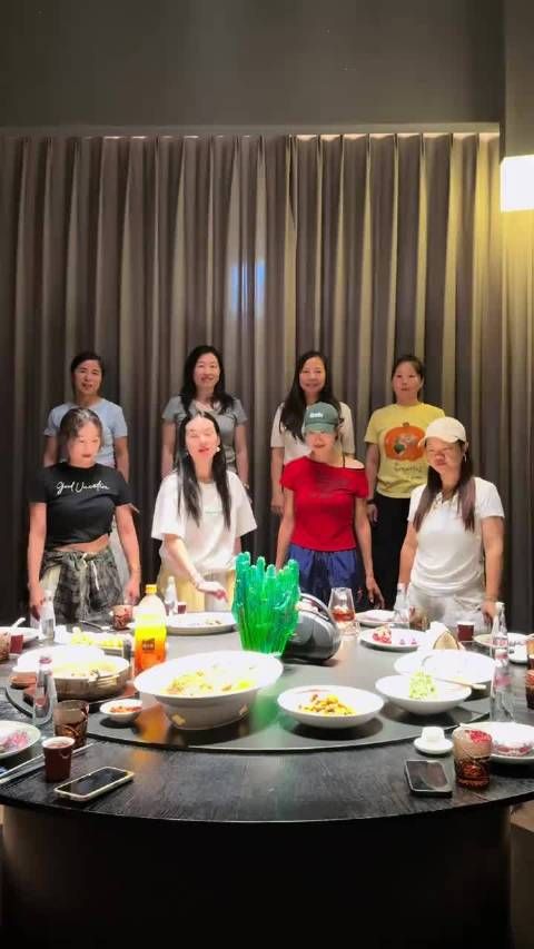 虽然没有演唱会 但是这歌听着就是很嗨很上头徐良伴舞 跟着节奏嗨起来