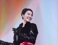 王菲演唱会门票定价一万元一张，王思聪吐槽：谁买谁脑残！