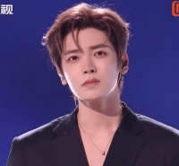 侯明昊表示声带正在恢复中 直言会好好享受舞台