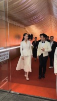 梁洛施线下活动与张颂文同框，只能说女人最好的保养品就是事业，这状态怎么样