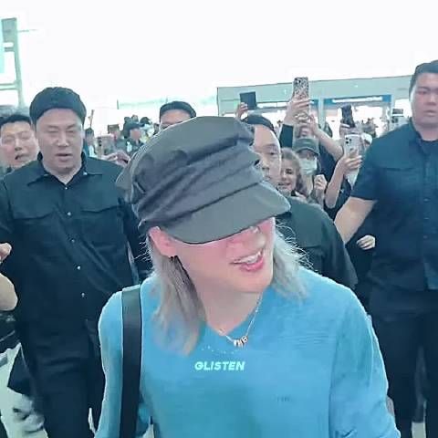 请不要剪头发，很适合你 ：谢谢 /cr.GLISTEN