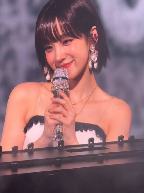 日本演唱会谢幕时刻，雨琦萌翻全场