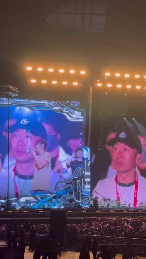 杨迪称周杰伦不i了,自曝录节目加班至凌晨
