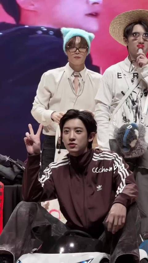 kpop届最适合喊欧巴的人正是朴灿烈 和阿迪的适配度怎能如此之高