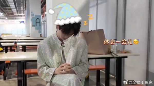 不用逼迫自己时刻保持紧绷状态，偶尔松懈一点也不会影响后续工作进度