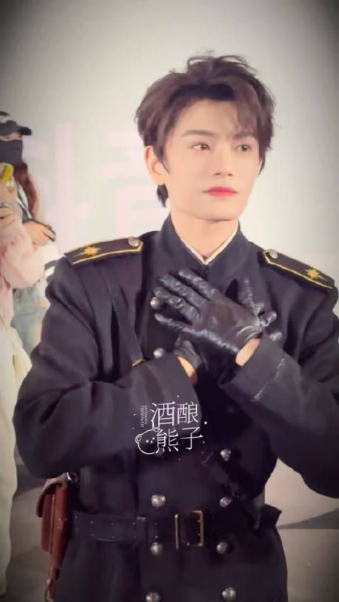 天呐,丁禹兮这三次大鞠躬