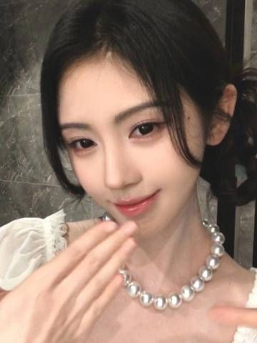 鞠婧祎｜好想跟你表白手势舞来了 这么萌的造型，女神你轻点美