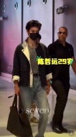 于适邓为等六位男星亮相巴黎时装周