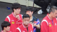 老师 我家俩小孩在说什么悄悄话呢