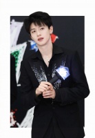 时代峰峻发声明 辟谣朱志鑫、苏新皓与工作人员恋爱传闻