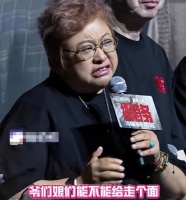 韩红的面子也不行？一句“走个面”为冯小刚宣传怎么就惹火观众？