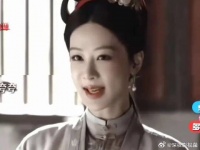 李桢只有在爱她的人面前才活的像一个小孩