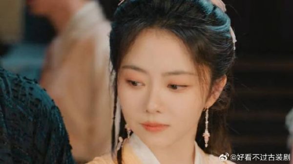 《逍遥》 肖瑶带红烨逛灯会 套圈赢钱被赖账 当场装晕反击